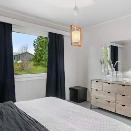 Tranquil Haven Villa Ålesund